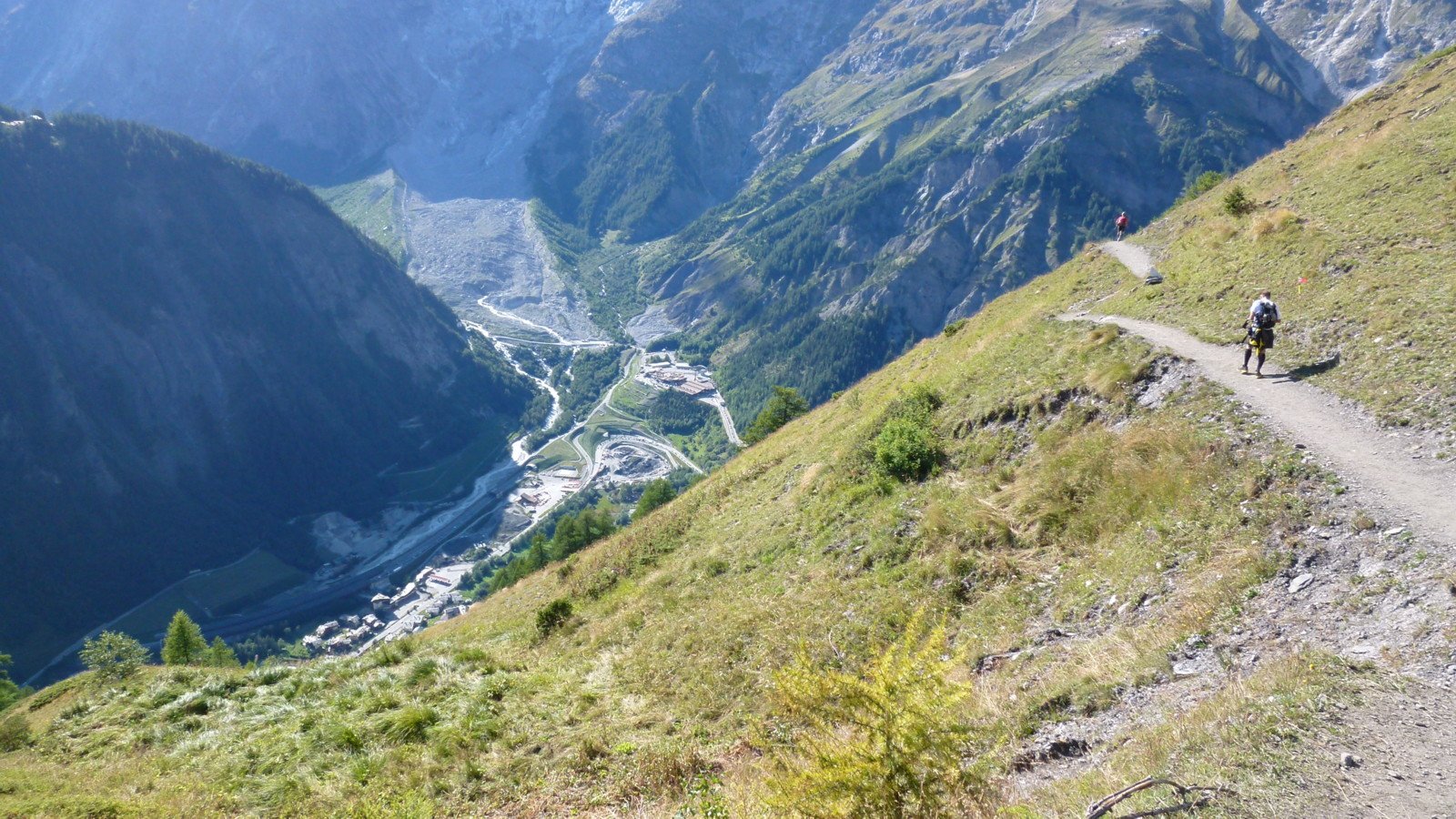 The Ultra-Trail Du Mont-Blanc Race 2011 — Pyllon